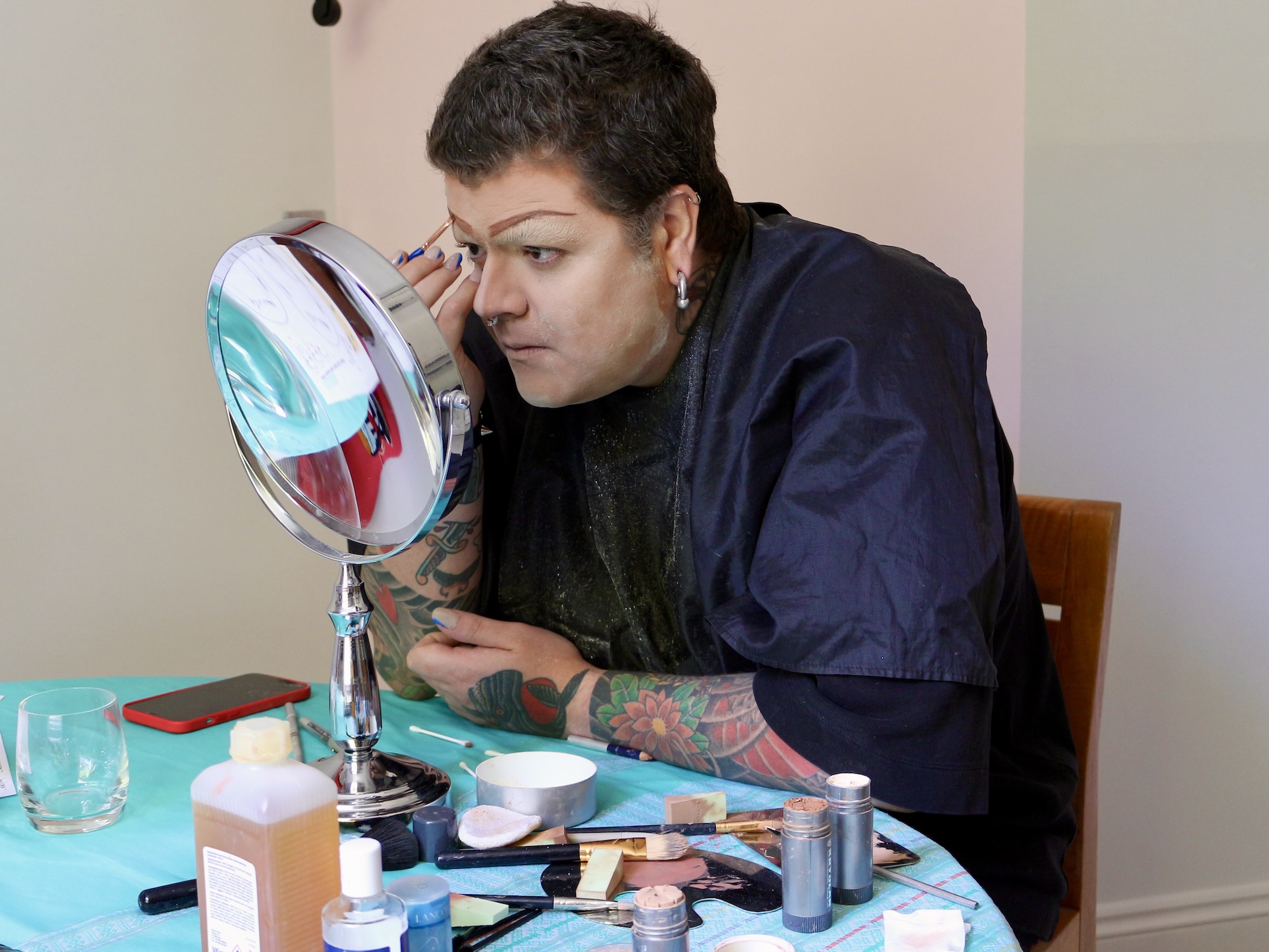 drag makeup lessons London crossdresser makeup lessons London